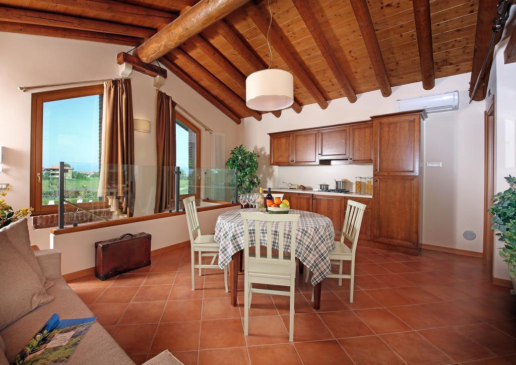 Residence Borgo Mondragon Lazise Chambre photo
