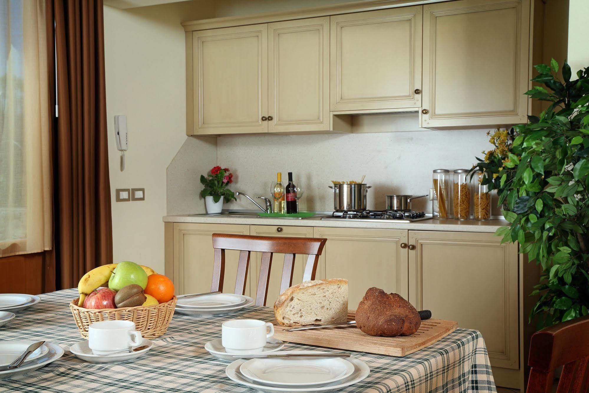 Residence Borgo Mondragon Lazise Extérieur photo
